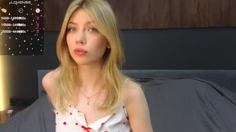 Lisa online show from February 2025 08:33:01 PM