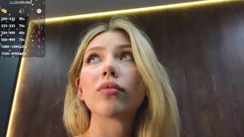 Lisa online show from February 2025 07:25:01 PM