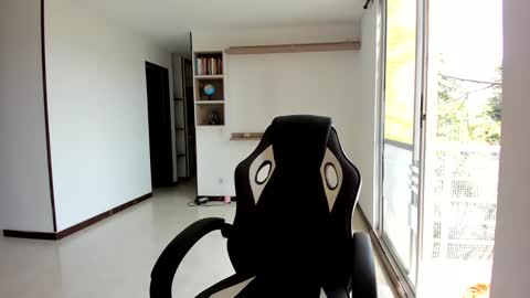 Jennyindependent model . online show from January 2025 07:10:01 PM