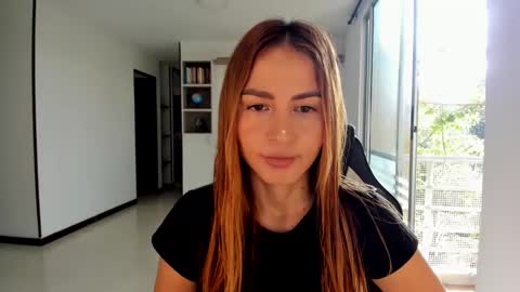 Jennyindependent model . online show from January 2025 01:53:01 PM