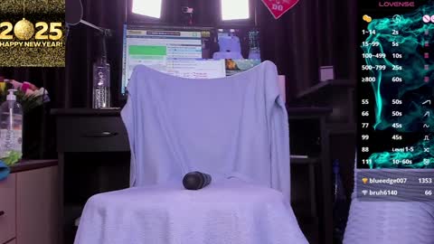 Laura online show from January 2025 08:43:02 AM