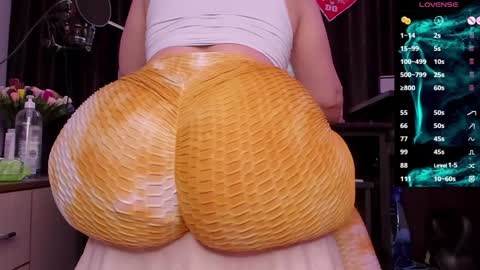 Laura online show from January 2025 02:46:02 AM