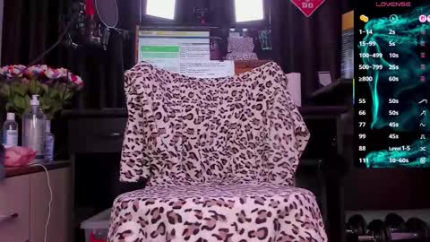 Laura online show from September 2025 02:46:01 AM