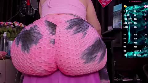 Laura online show from October 2025 02:42:02 AM