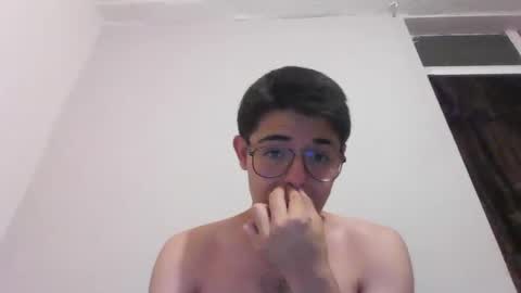 Snapshot of ralphillips25 chatting on September 2025 05:07:01 AM ralphillips25 online show from September 2025 05:07:01 AM