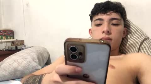 ramiroo2312 online show from November 2025 06:52:02 PM