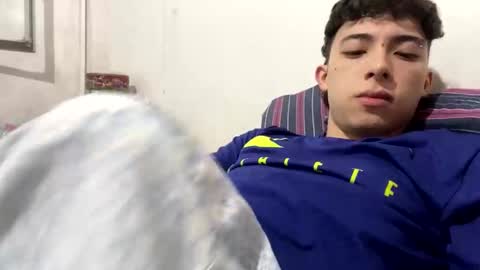 ramiroo2312 online show from November 2025 09:20:01 PM