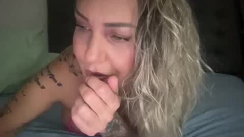 Mamakel online show from November 2025 02:13:02 AM