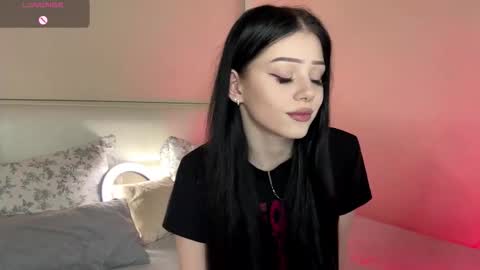 Luna online show from November 2025 04:07:01 PM