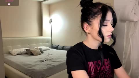 Luna online show from February 2026 04:01:01 PM