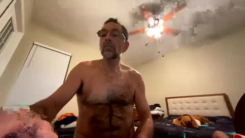 ranuzzi26 online show from December 2025 07:49:02 AM