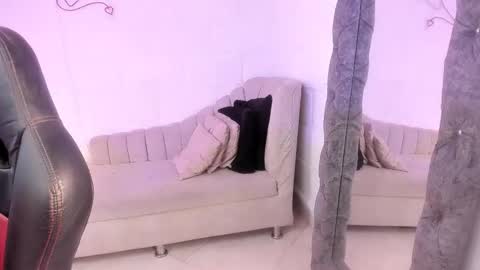 Raquel online show from September 2025 08:52:01 PM