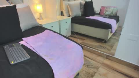 Snapshot of raquel_moore chatting on February 2026 09:57:02 PM Raquel Moore online show from February 2026 09:57:02 PM