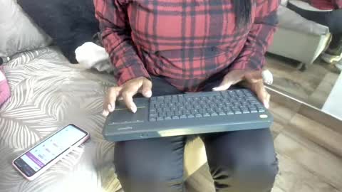 Snapshot of raquel_moore chatting on February 2026 12:32:02 PM Raquel Moore online show from February 2026 12:32:02 PM