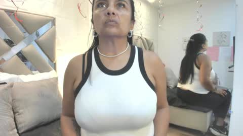 Snapshot of raquel_moore chatting on February 2026 12:25:01 PM Raquel Moore online show from February 2026 12:25:01 PM