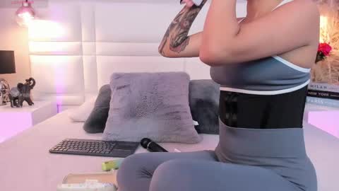 raquel Hyde online show from May 2026 08:27:01 PM
