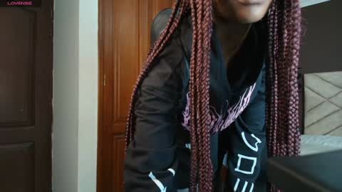 Raquel online show from January 2025 11:33:02 AM