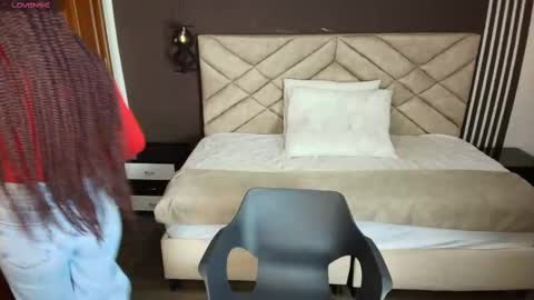 Raquel online show from February 2025 12:48:01 PM