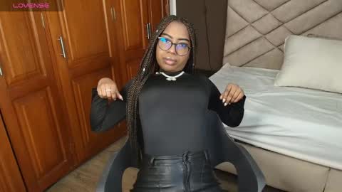 Raquel online show from October 2025 12:02:01 PM