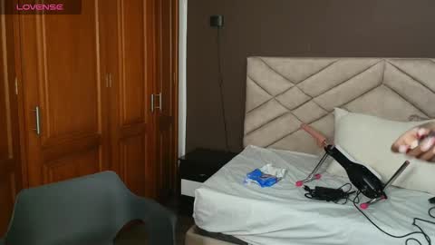 Raquel online show from October 2025 11:41:02 AM