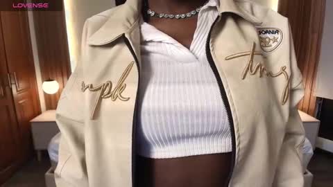 Raquel online show from March 2026 12:01:02 PM