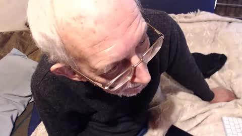 Raffaele online show from December 2024 11:01:01 AM