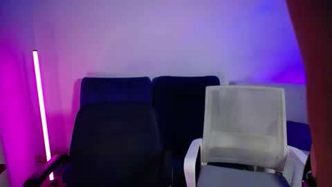 Ravenhudson online show from November 2025 07:20:01 AM