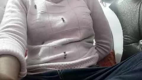 Snapshot of rava_sexy chatting on February 2026 02:40:02 AM rava_sexy online show from February 2026 02:40:02 AM