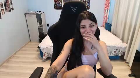 raven_haired_goddess online show from July 2026 07:50:01 AM