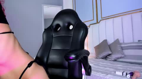 raven_jade_ online show from February 2025 06:58:02 AM