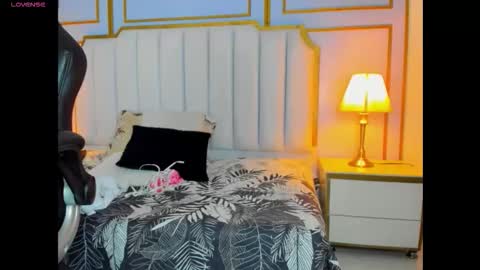 raven_jade_ online show from September 2025 03:30:01 AM