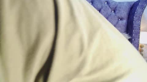 raven_love_ online show from October 2025 09:20:01 PM