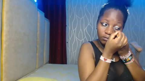 Snapshot of raven_luxe chatting on May 2026 06:38:02 PM Raven online show from May 2026 06:38:02 PM