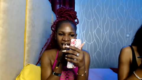 Snapshot of raven_luxe chatting on May 2026 10:12:01 AM Raven online show from May 2026 10:12:01 AM