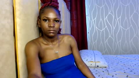 Snapshot of raven_luxe chatting on June 2026 12:18:02 PM Raven online show from June 2026 12:18:02 PM