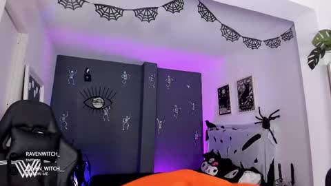 Raven Witch online show from October 2025 09:15:01 PM