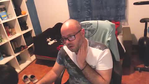 ravingr3d3 online show from February 2025 12:47:02 AM