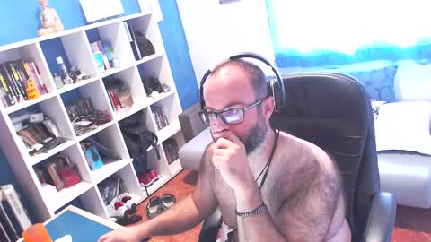 ravingr3d3 online show from October 2025 09:39:02 AM