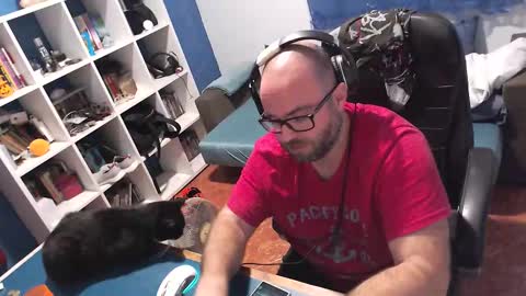 ravingr3d3 online show from October 2025 11:14:01 PM