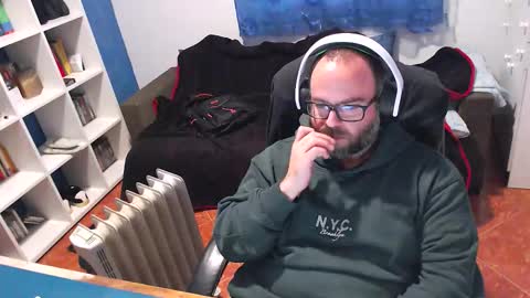 ravingr3d3 online show from December 2025 02:54:01 PM