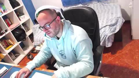 Snapshot of ravingr3d3 chatting on February 2026 09:52:02 AM ravingr3d3 online show from February 2026 09:52:02 AM