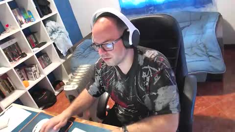 ravingr3d3 online show from March 2026 08:04:01 AM