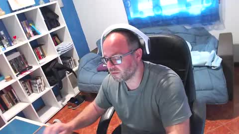 ravingr3d3 online show from April 2026 01:00:02 PM