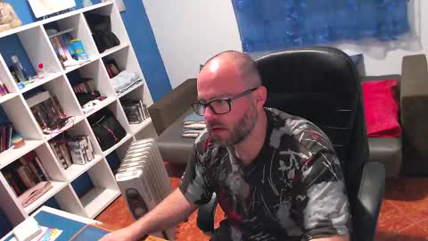 Snapshot of ravingr3d3 chatting on April 2026 09:28:01 PM ravingr3d3 online show from April 2026 09:28:01 PM