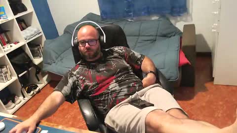 Snapshot of ravingr3d3 chatting on April 2026 10:44:02 PM ravingr3d3 online show from April 2026 10:44:02 PM