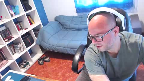 Snapshot of ravingr3d3 chatting on April 2026 10:02:01 AM ravingr3d3 online show from April 2026 10:02:01 AM