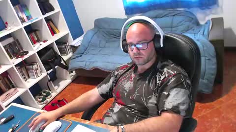 Snapshot of ravingr3d3 chatting on April 2026 05:30:01 PM ravingr3d3 online show from April 2026 05:30:01 PM