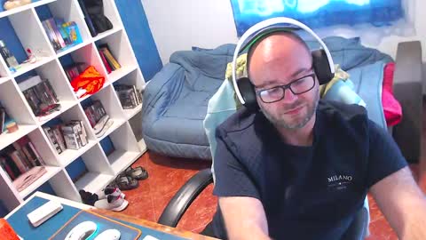 Snapshot of ravingr3d3 chatting on May 2026 02:00:01 PM ravingr3d3 online show from May 2026 02:00:01 PM