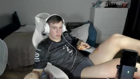 Ray online show from October 2025 10:33:02 PM