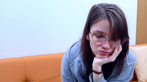 Ray-Ray online show from December 2025 01:33:02 AM